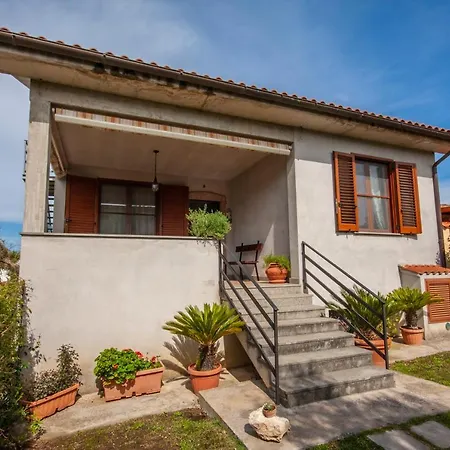 Vacanze Maria Stella Сasa de vacaciones Pescia Romana